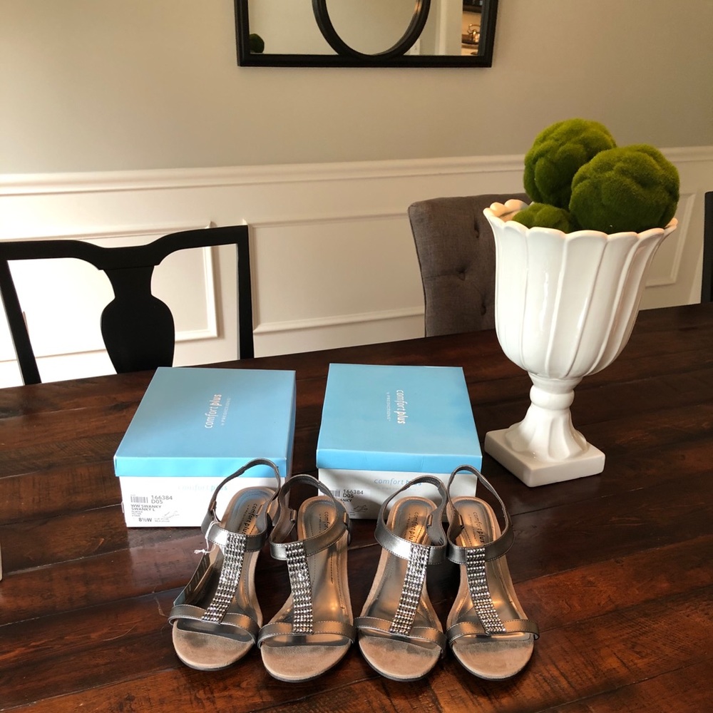 NWT 2 pairs of comfort plus shoes, both for $18.